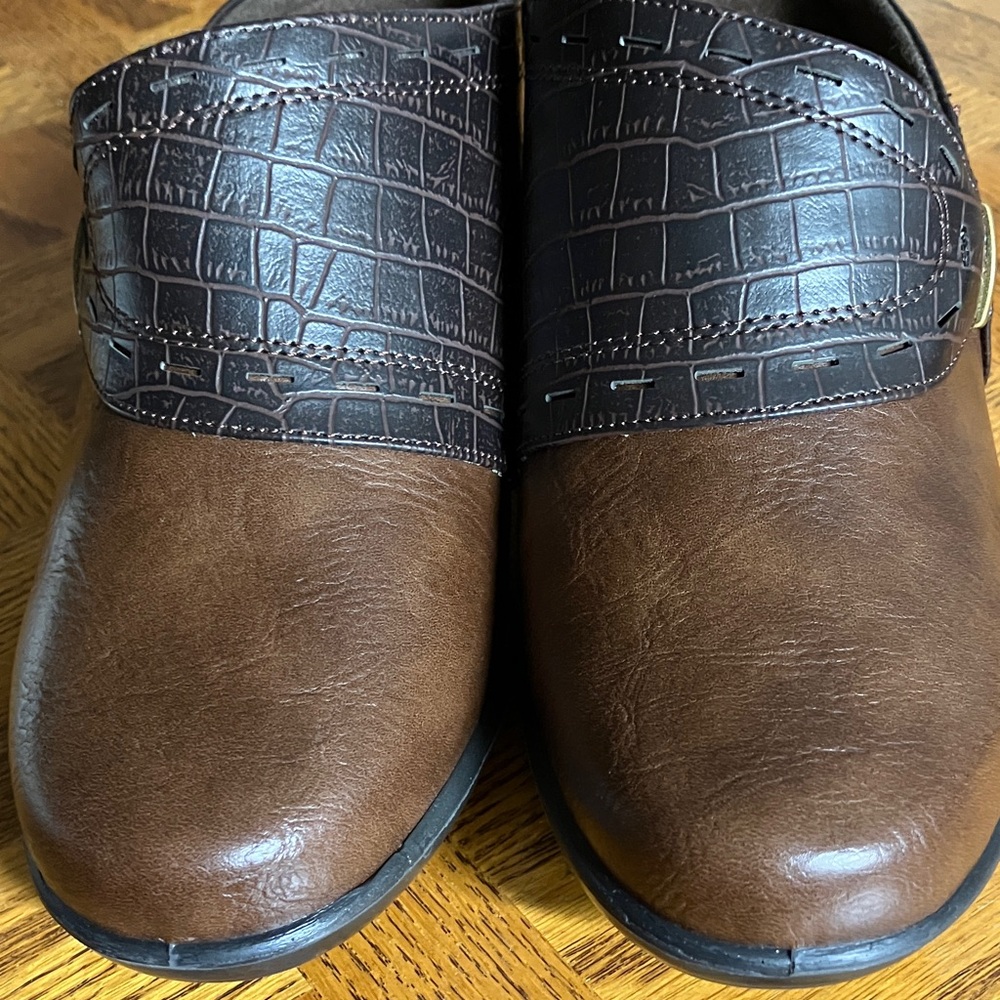 Easy Street Comfort Waves Shoes - Picture 6 of 7